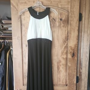 Jessica Howard Black and White Halter Sheath Maxi Dress